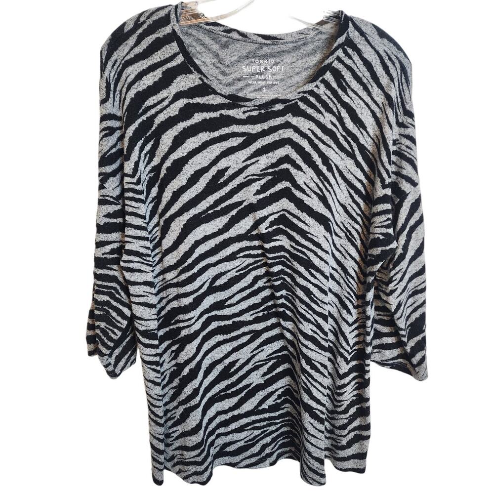 Torrid Super Soft Scoop Neck Black/Gray Zebra Lightweight Sweater, 1X